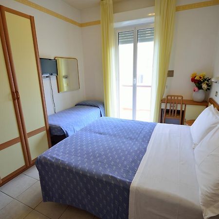 Hotel Man Лидо-ди-Савио Экстерьер фото